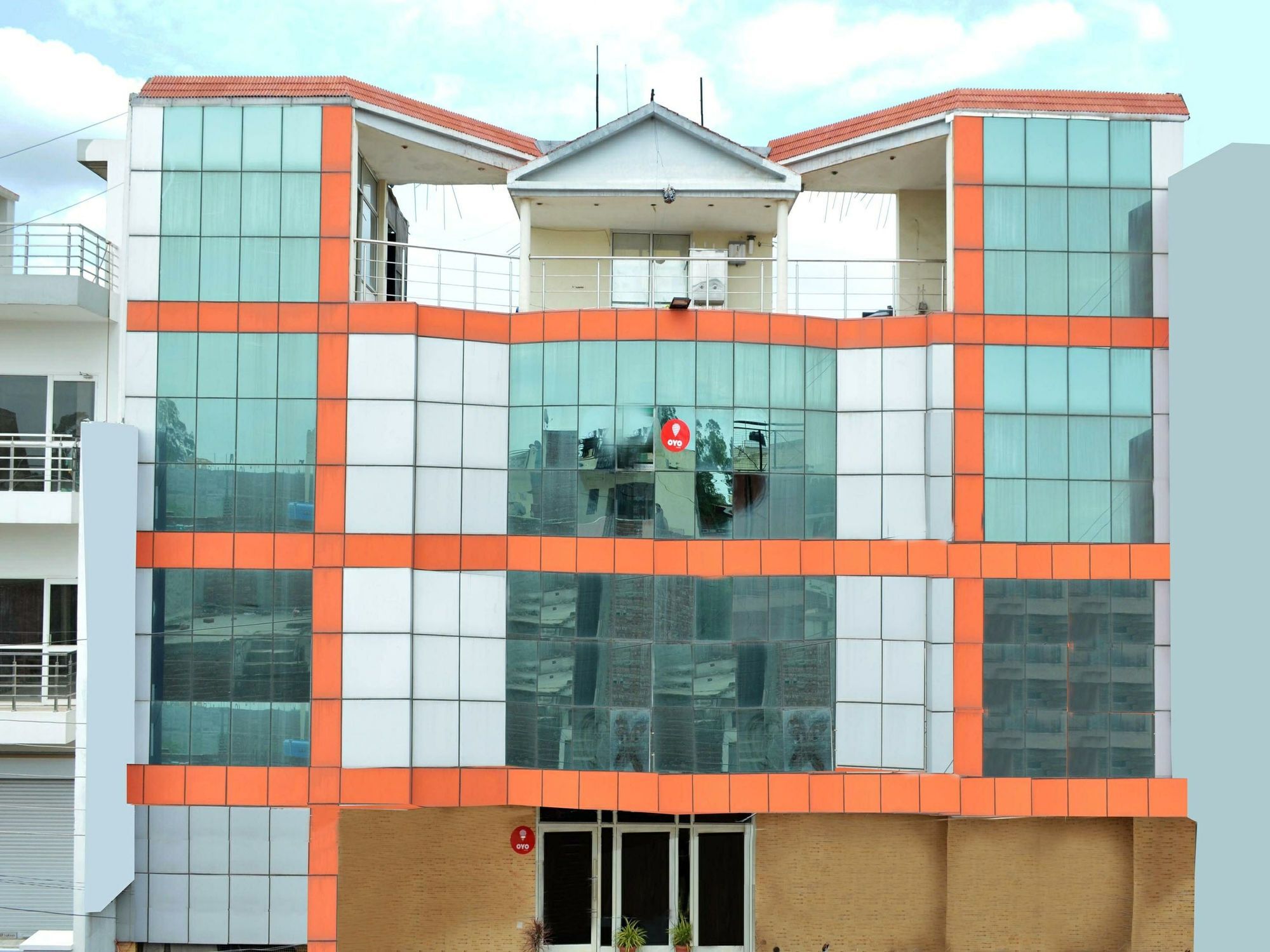 Oyo 6463 Hotel Dove Chandigarh Bagian luar foto